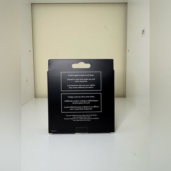 Kate Spade AirPods Pro Case with strawberry 1st & 2nd generation - Picture 2 of 3